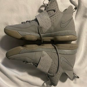 Lebron 14 Wolf Grey basketball shoes
